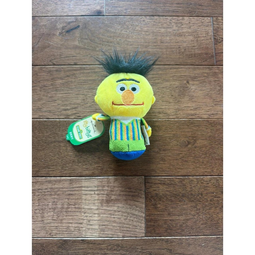 Hallmark itty bittys Sesame Street Beet New with Tags